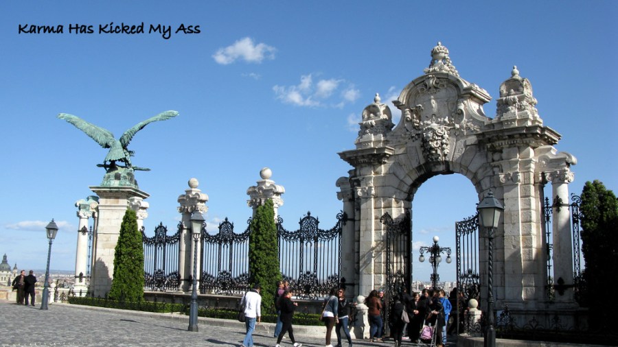 Kraliyet Sarayı Kapı Girişi