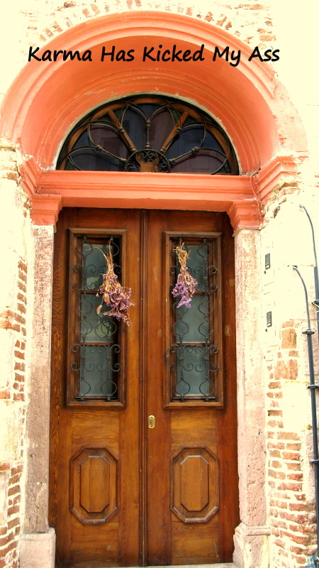 Ayvalik Evlerinin Kapilari 7