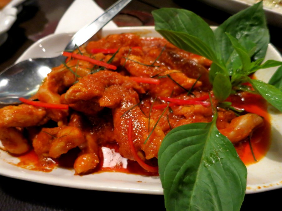 hindistan cevizi sütlü ve körülü tavuk