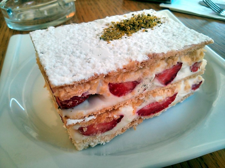 Yeşilçay Pastanesi Çilekli Milföy