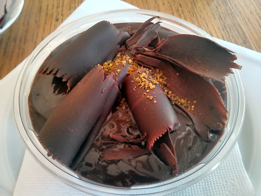 Yeşilçay Pastanesi- Profiterol