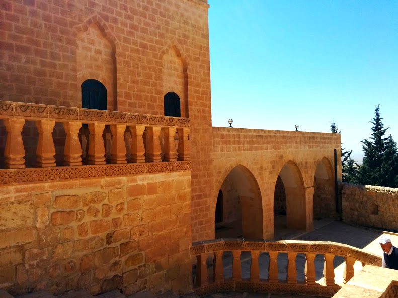 Deyrülzafaran Manastırı