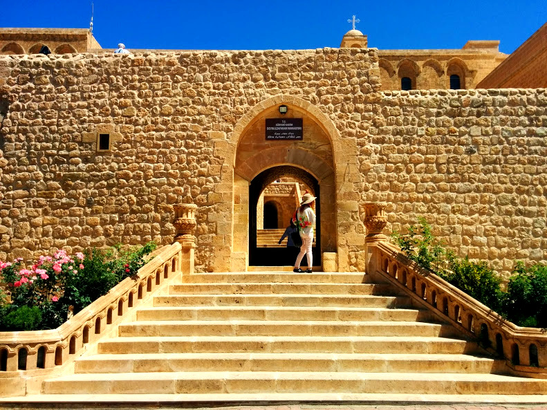 Deyrülzafaran Manastırı